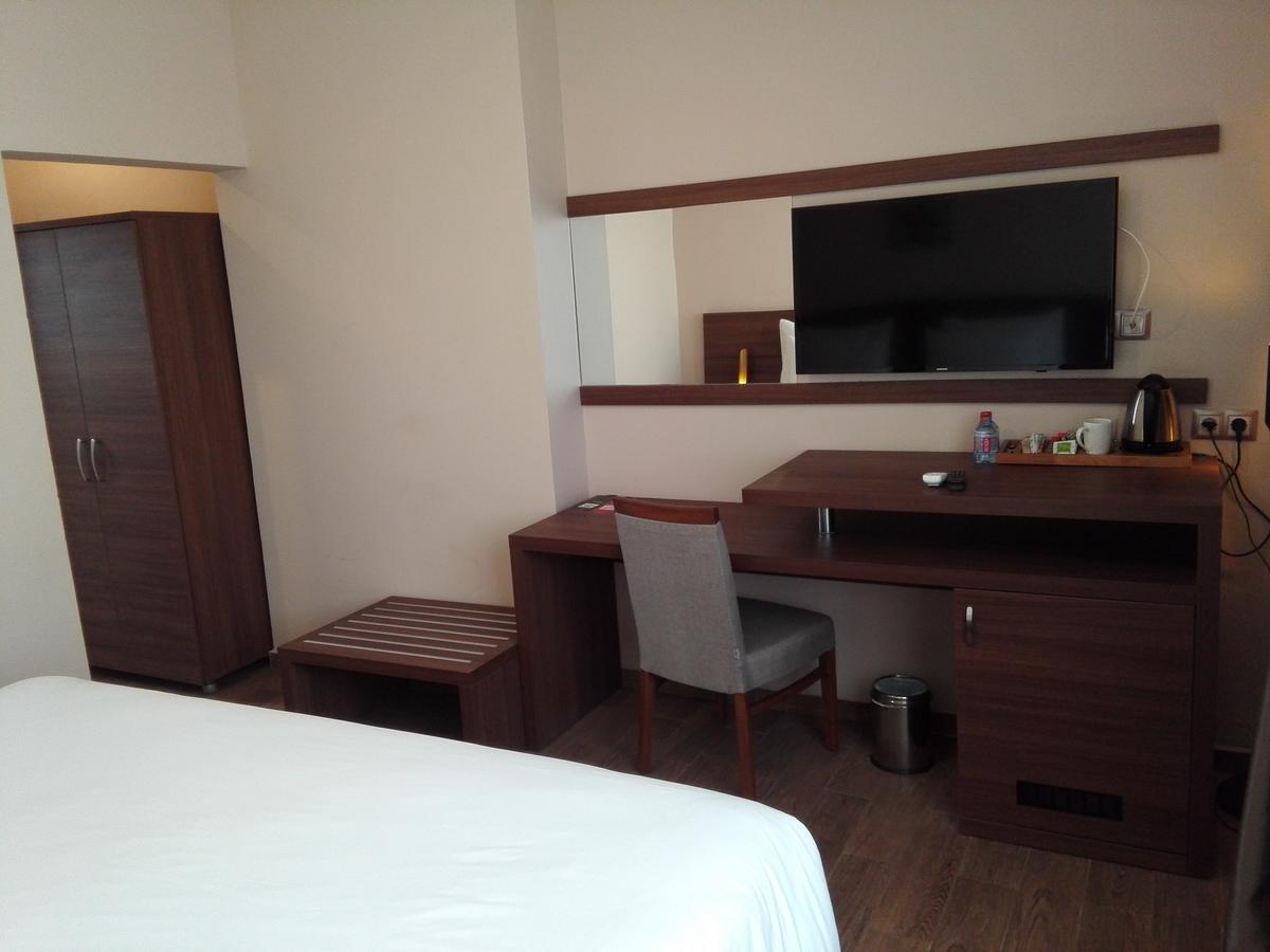 Ah Hotel And Conferences Мадина Экстерьер фото