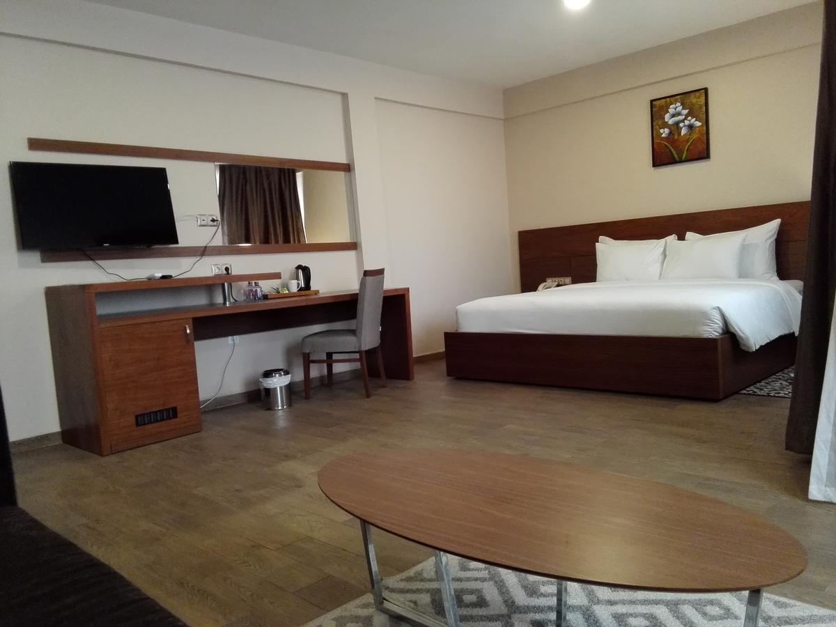 Ah Hotel And Conferences Мадина Экстерьер фото